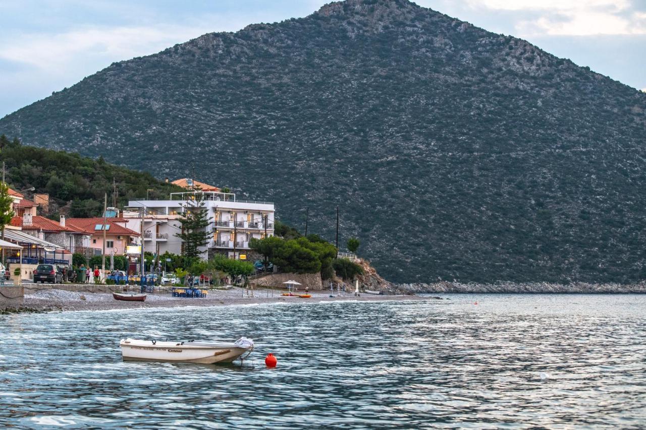 Paraskevas Boutique Hotel Tirós Eksteriør bilde